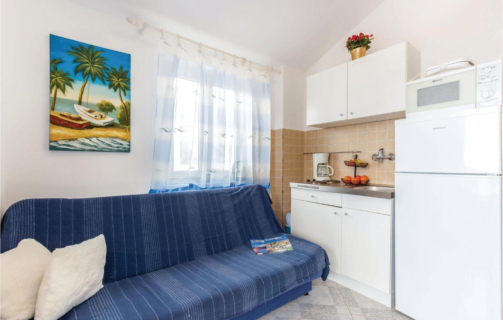 1 Bedroom Stunning Apartment In Bakarac Bagian luar foto